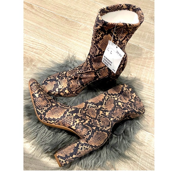 H&M Boots - Picture 1 of 5